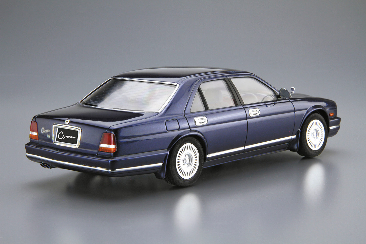 Aoshima - 1/24 Nissan Y32 Cima Type III Limited L AV '91
