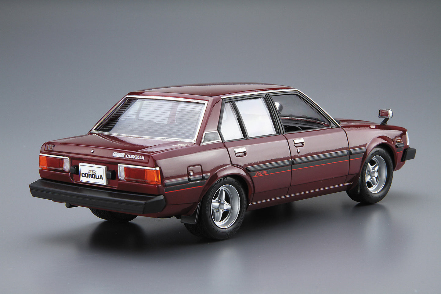 Aoshima - 1/24 Toyota E71/70 Corolla GT/DX '79/'81