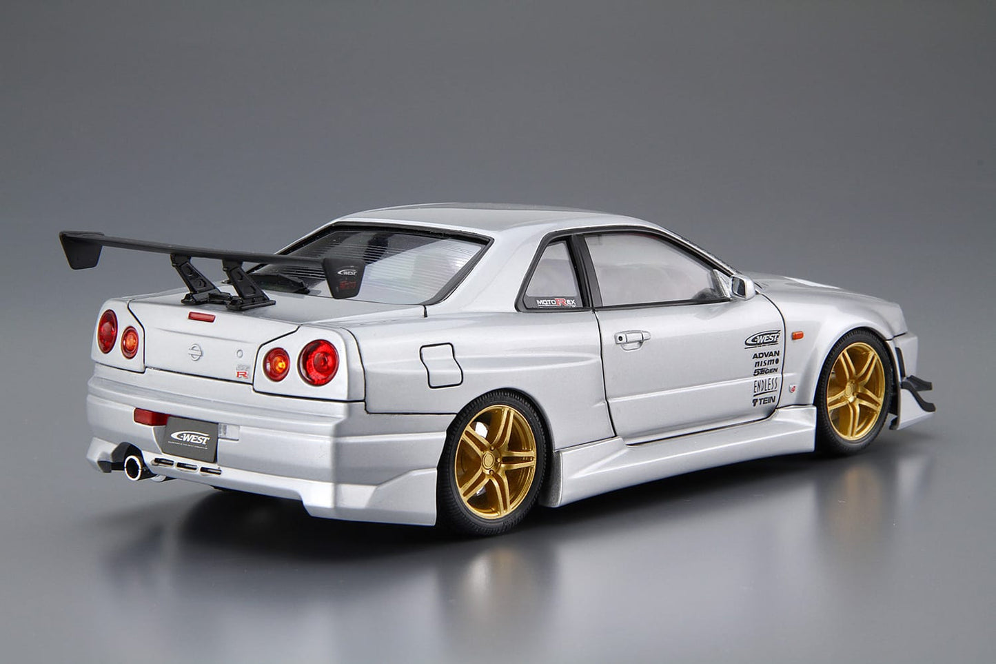 Aoshima - 1/24 C-WEST BNR34 Skyline GTR