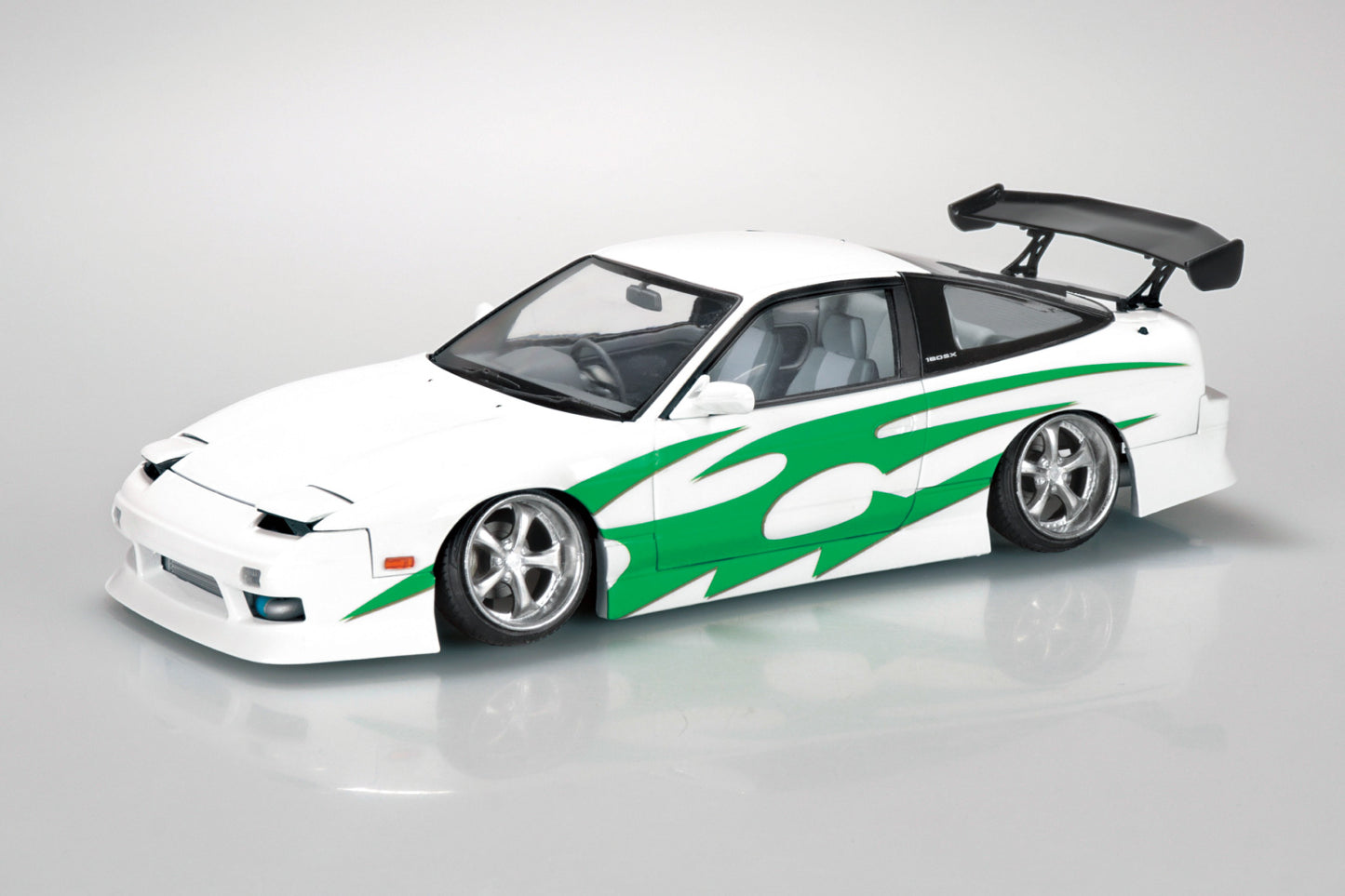 Aoshima 1/24 URAS Nissan RPS13 180SX '96 Ver. 2