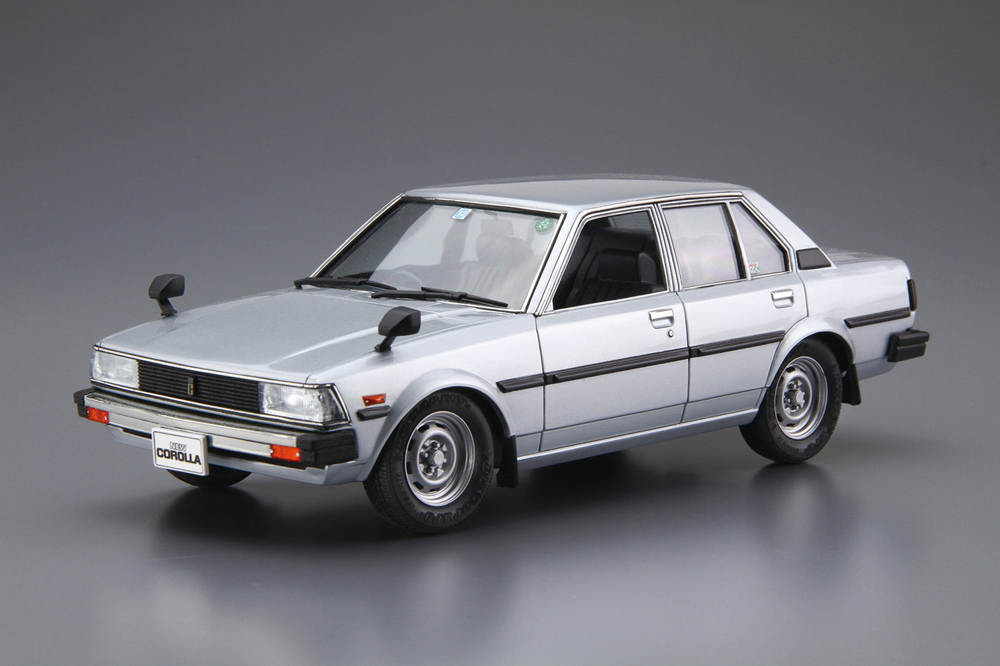 Aoshima - 1/24 Toyota E71/70 Corolla GT/DX '79/'81
