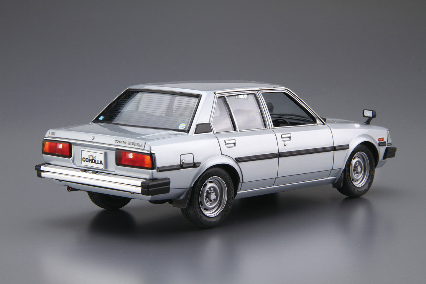 Aoshima - 1/24 Toyota E71/70 Corolla GT/DX '79/'81