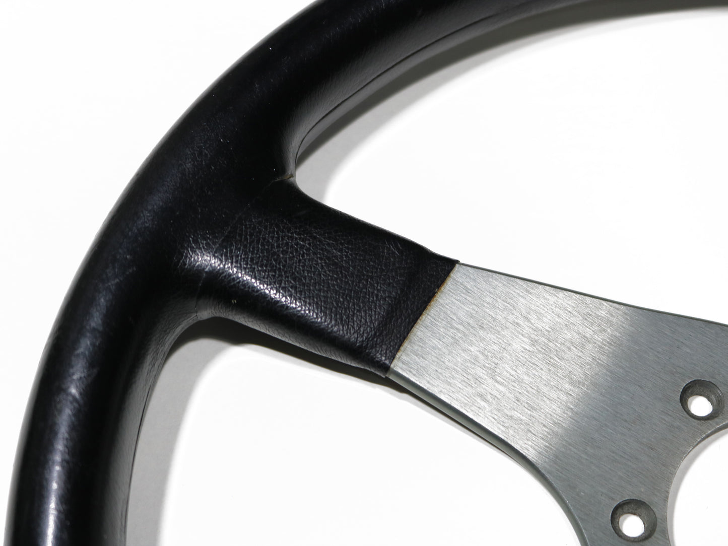 345mm Momo Modena II