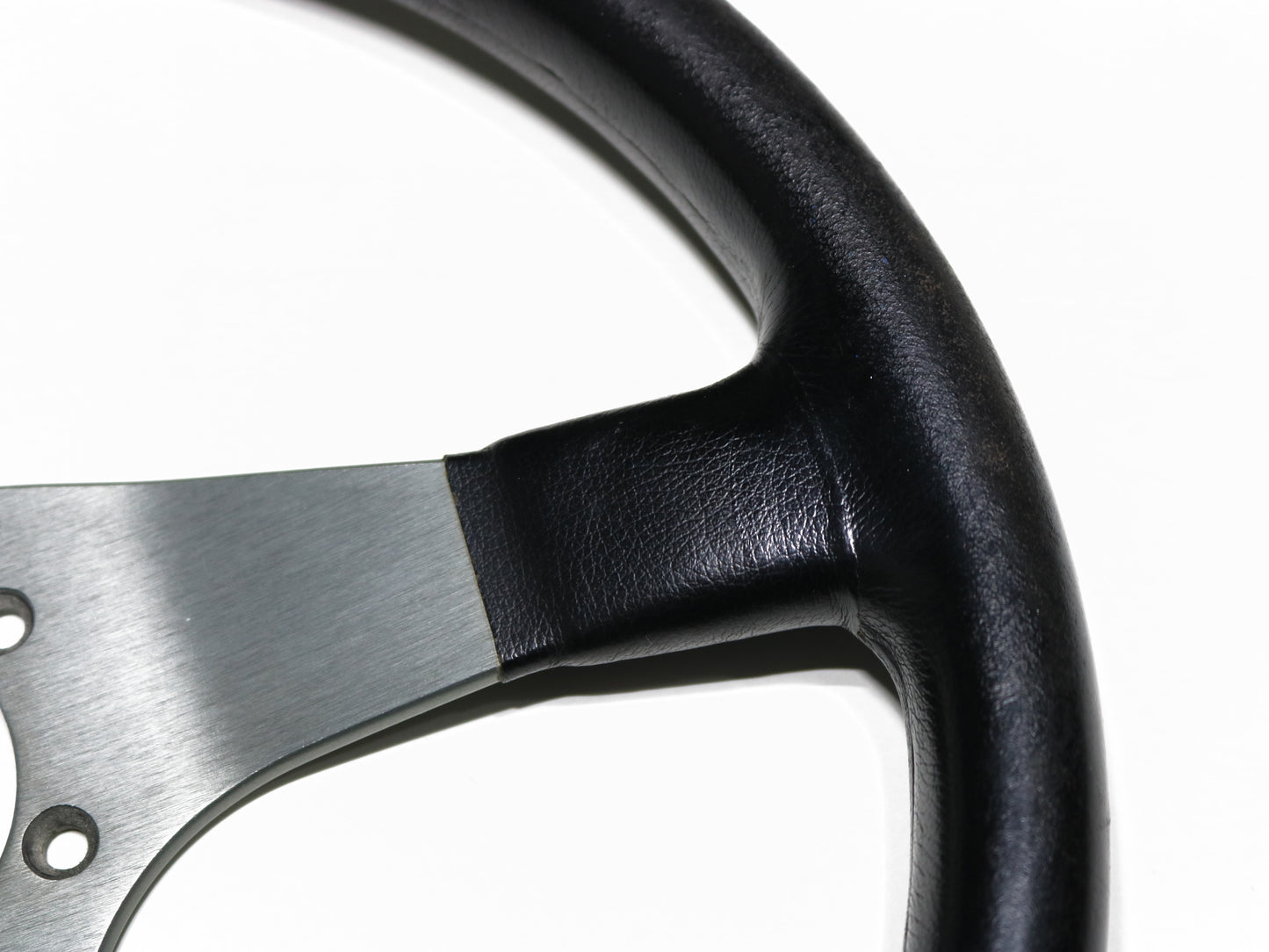 345mm Momo Modena II